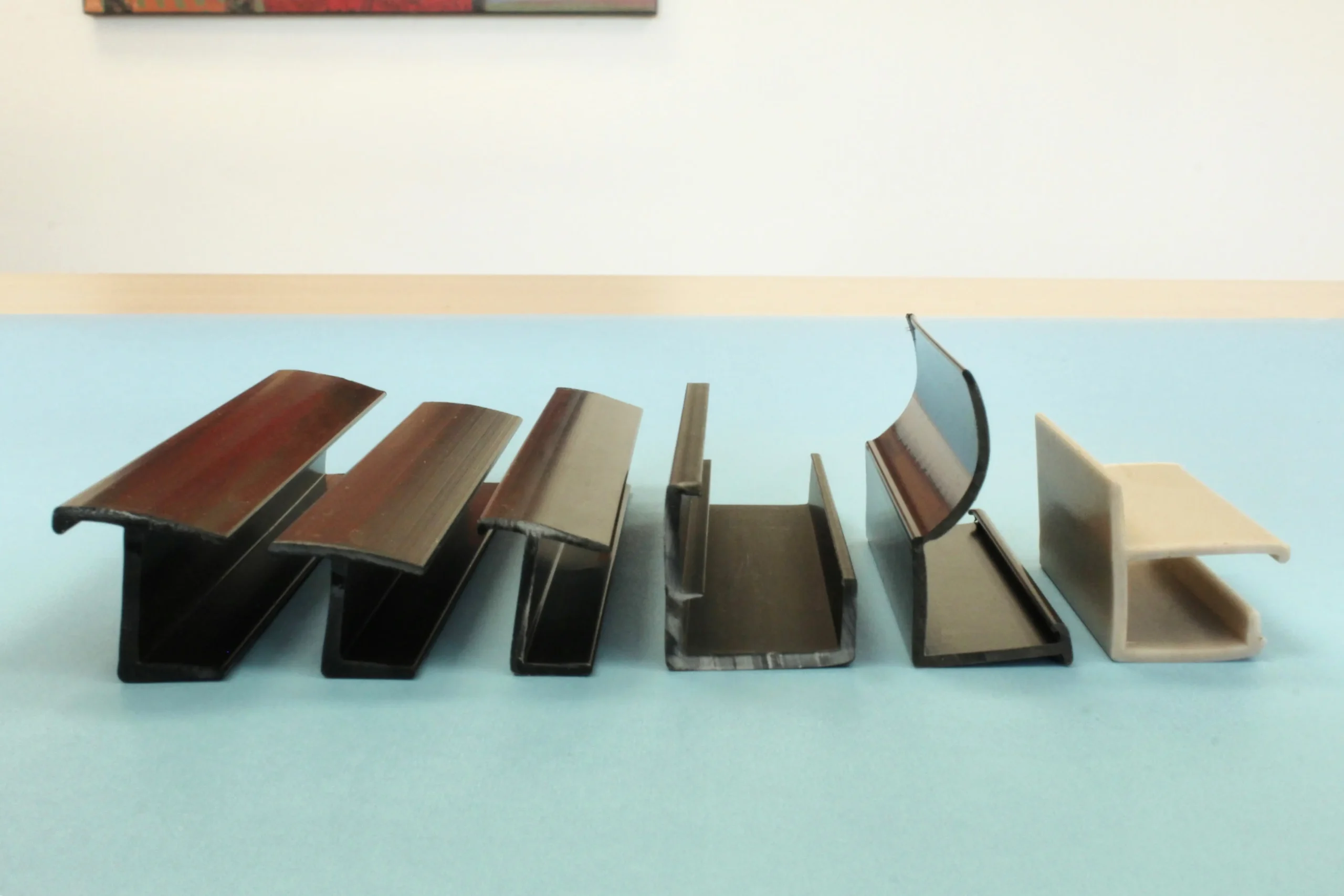 Aero Plastics lateral file holder profiles, front view